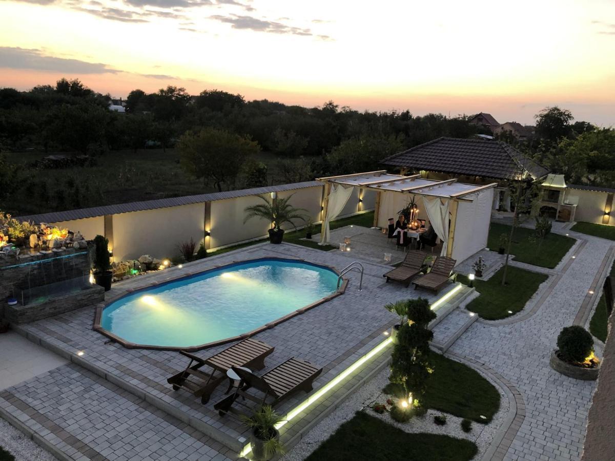 Kovac Residence ズレニャニン エクステリア 写真