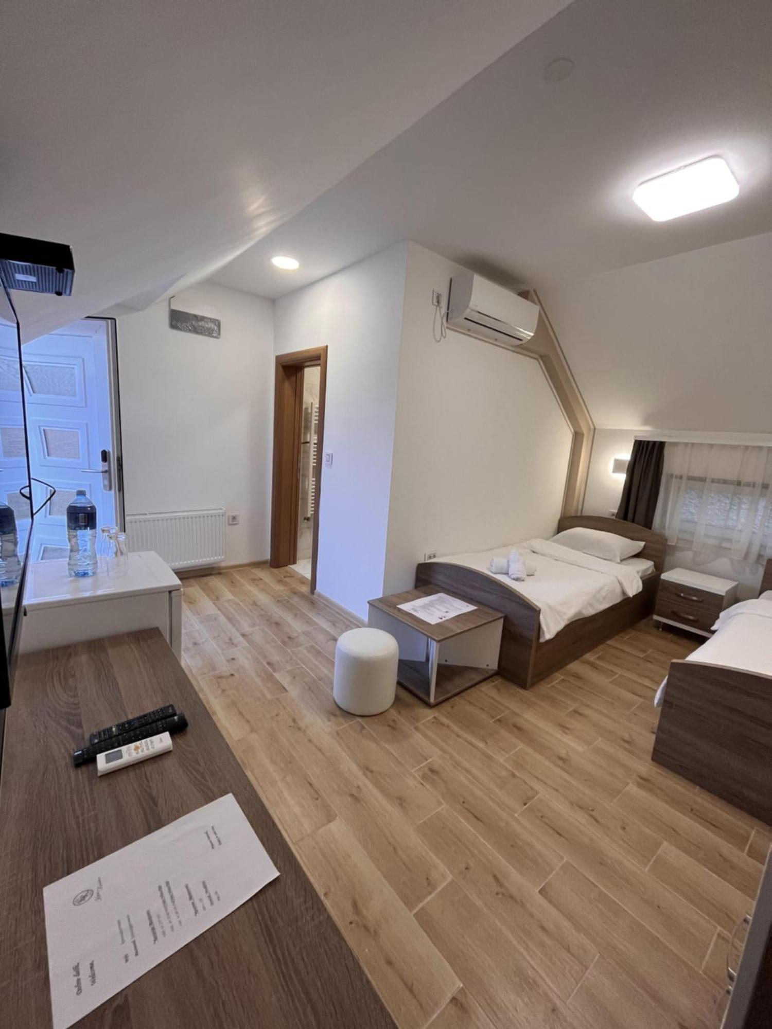 Kovac Residence ズレニャニン エクステリア 写真